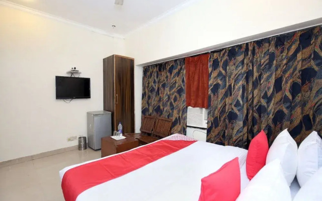 OYO Rooms Sector 7 Madhya Marg