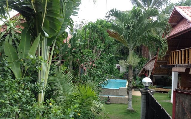 Alumbung Tropical Living