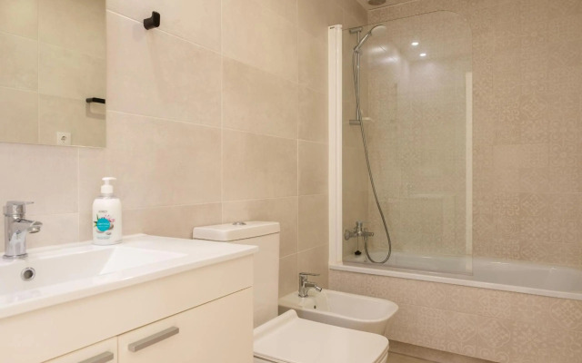 Modern Penthouse with Private Terrace