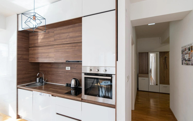 High-End Spacious Apartment next to City Mall