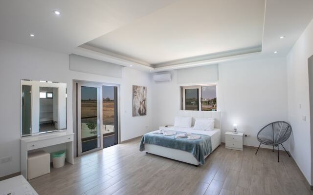 Villa Sienna, Fabulous 6bdr Protaras Villa