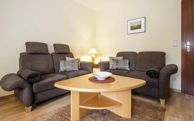 Ferienwohnung-4-mit-Sonnenbalkon-im-Landhaus-Hubertus-Duhnen