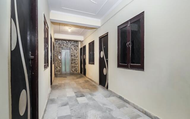 OYO SilverKey 27892 Shanti Complex