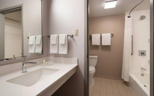 Courtyard by Marriott Bakersfield