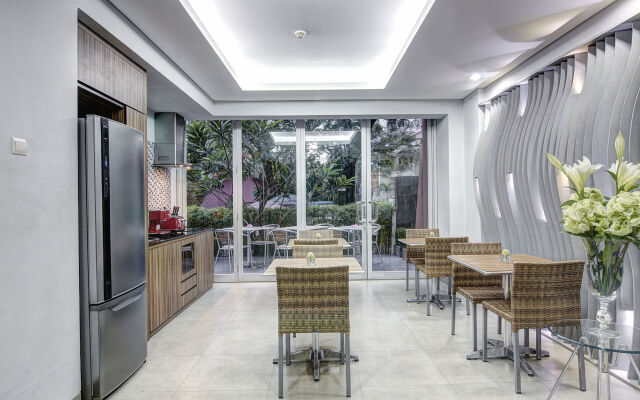 Sampit Residence Managed by FLAT06