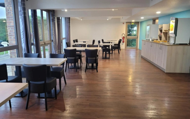 Kyriad Direct Dreux