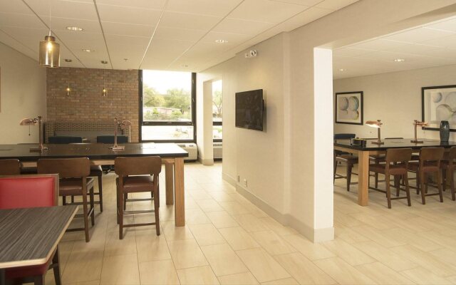 Holiday Inn Express San Antonio-Airport by IHG