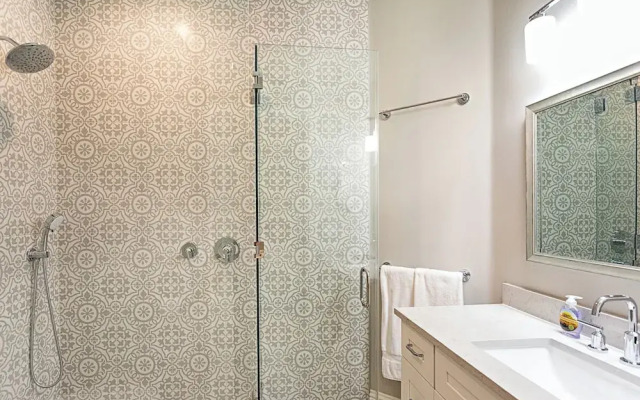 Tuscan Vacation Rental. Stylish 3-Bedroom Getaway Near Vanderbilt Beach Enjoy a Private Pool, Spacious Layout, and Modern Comforts Perfect for Families, Groups, and Pet-Friendly Stays