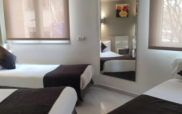 & Apartments Travessera