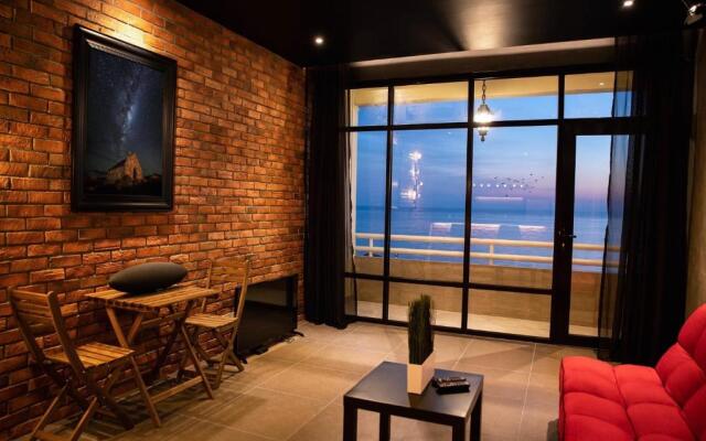 Lovely 1-bedroom condo with pool