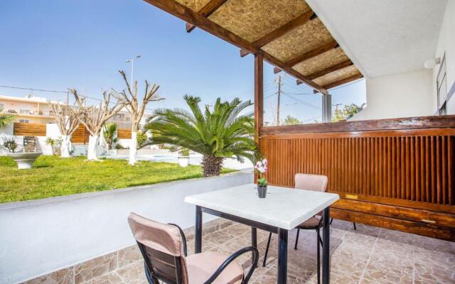 Toulas Studios & Apts No2