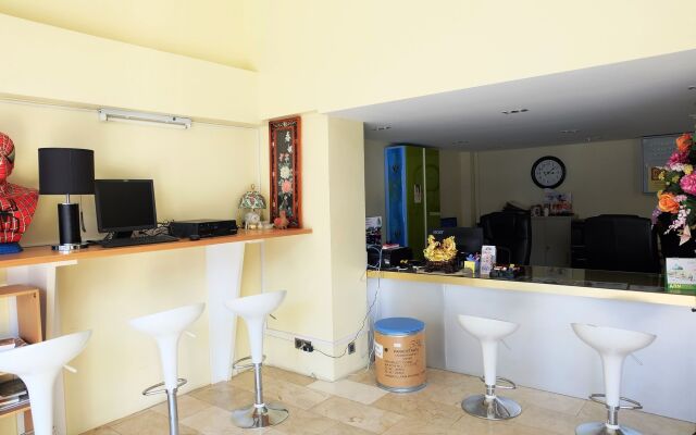 Au Bon Hostel