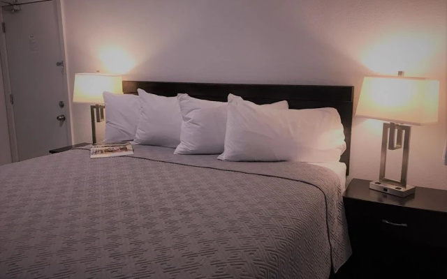 Up Midtown Hotel
