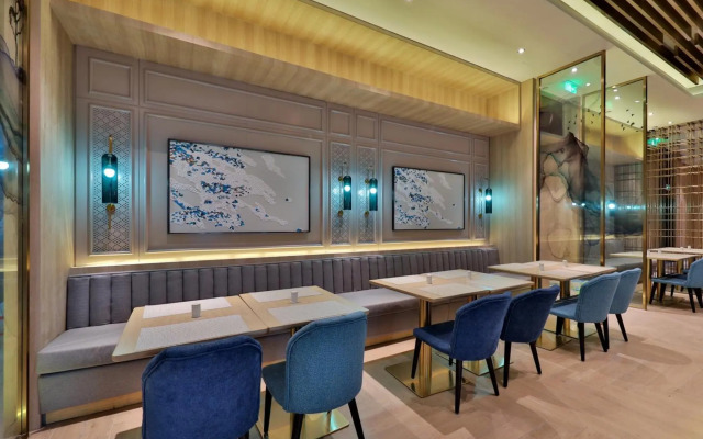 Orange Select Hotel(Shanghai National Exhibition and Convention Center Jiuting)