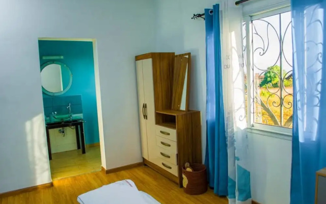 Room in Villa - The Blue Room is an Accent of Modernity in the Silence of the Surrounding Garden