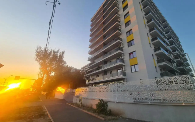 The One Studio, Residence 158