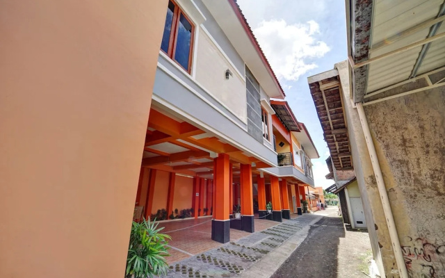 Hotel O near Ahmad Dahlan University formerly Endrayanti Inn