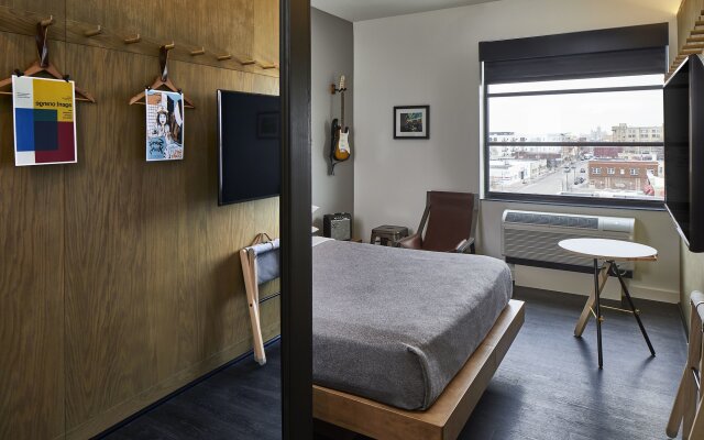 MOXY Minneapolis Uptown