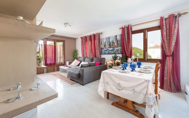 Ropit in Alc dia With 2 Bedrooms and 1 Bathrooms