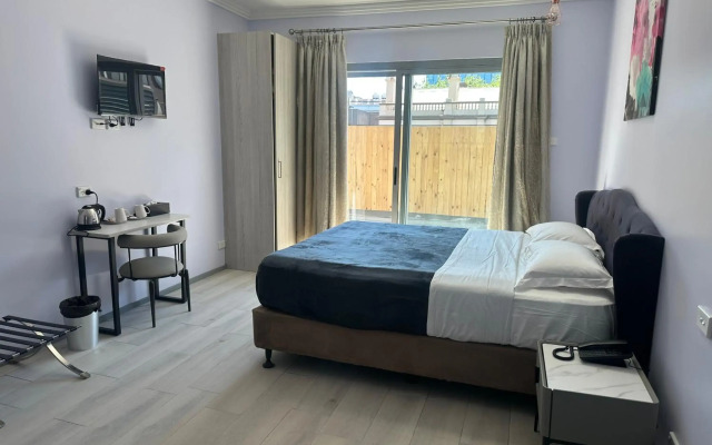 Sydney Riseon Hotel