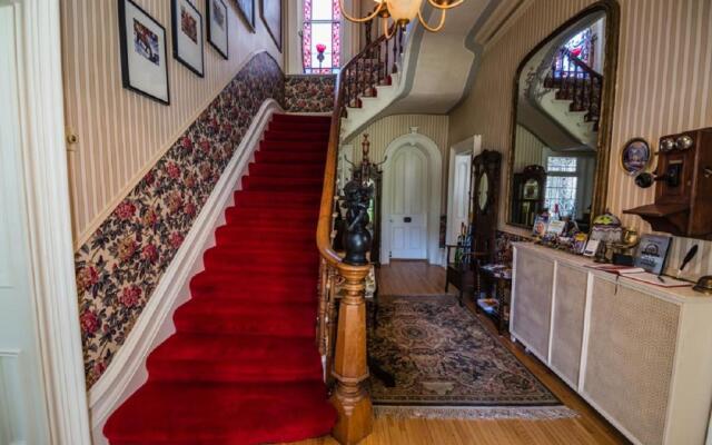 Hughson Hall Bed & Breakfast