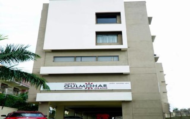 Hotel Gulmohar Grand