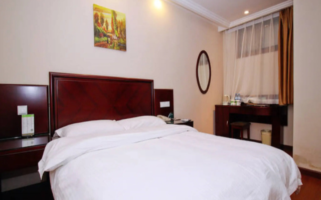GreenTree Inn Hefei Railway Station Metro Station Zhanqian Road Square Express Hotel – Guest Rooms – Hefei