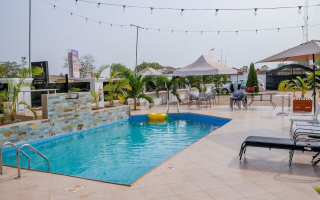 Candice serviced Apartment