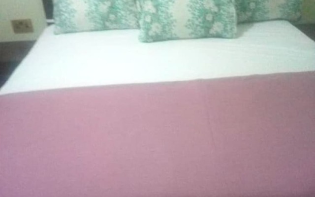 Ama Serwaa Lodge
