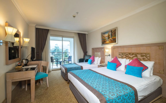 Crystal De Luxe Resort & Spa – All Inclusive