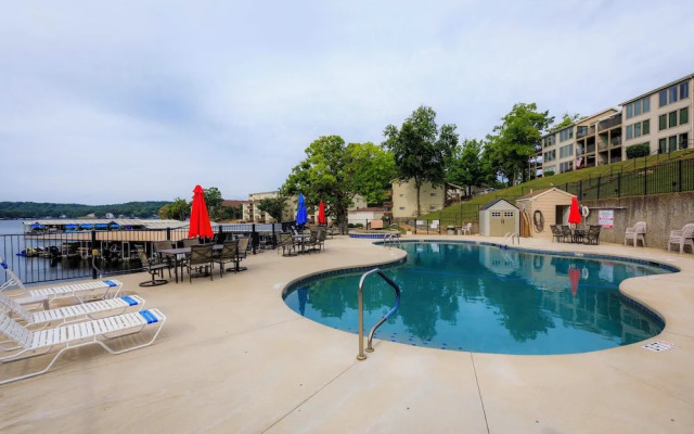 Pool Days & Water Fun Await: Lake Ozark Escape!