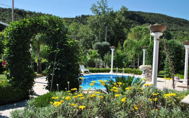 Villa Giselda With Private Pool and Outdoor Whirpool