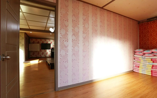Paju Harujengwon Pension