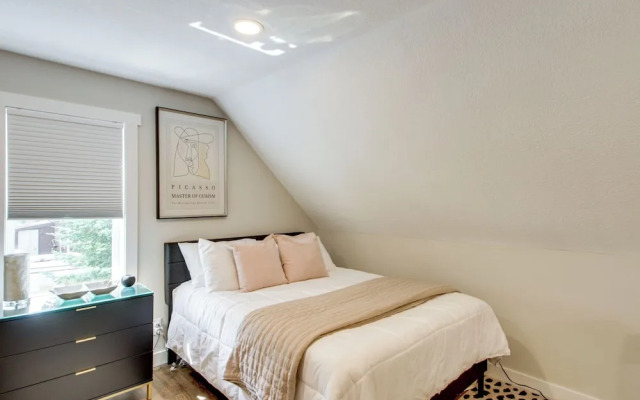 Stylish 'crosby Cottage' - 1 Mi to Serpent Lake!
