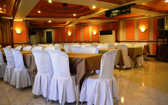 Elegant Circle Inn
