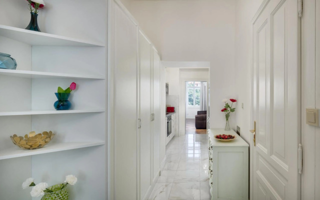 Mikulášská 6 - Old Town Square View Apartments