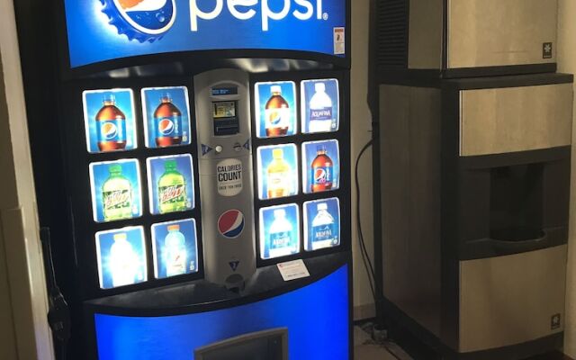 Super 8 Bridgeview Of Mackinaw City