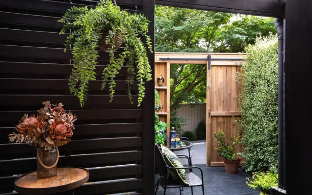 East St 3 -Secret Garden