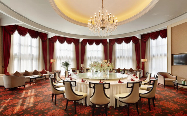 Yin Run Jin Jiang Castle Hotel