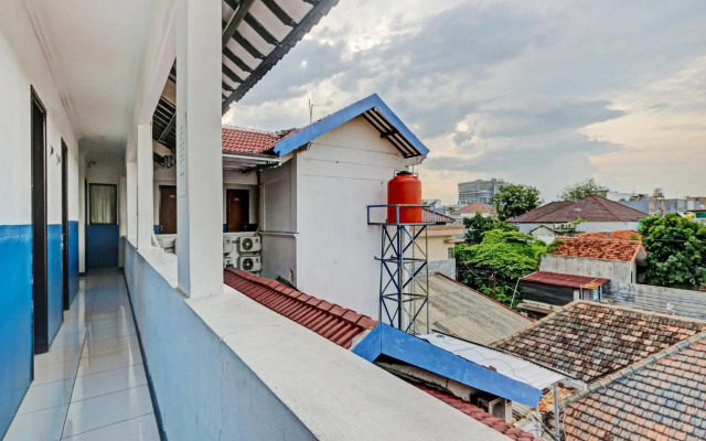 OYO 90426 Near Mall Ciputra 2