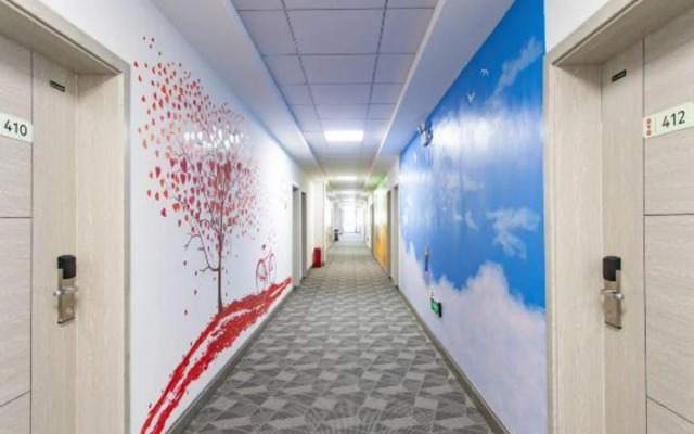 Zhuhai Meet Youth Apartment (Science and Technology School Store)