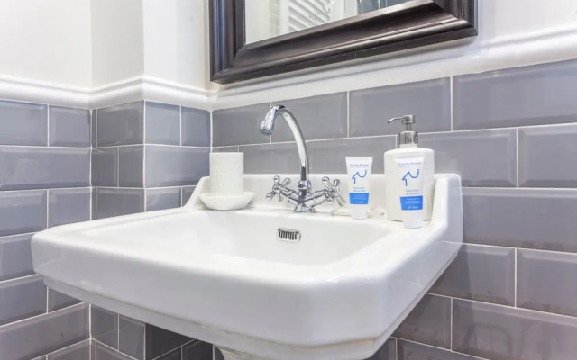 MIT House The Barn69