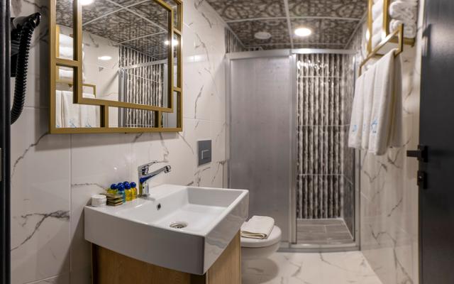 Fly And Stay Airport Hotel