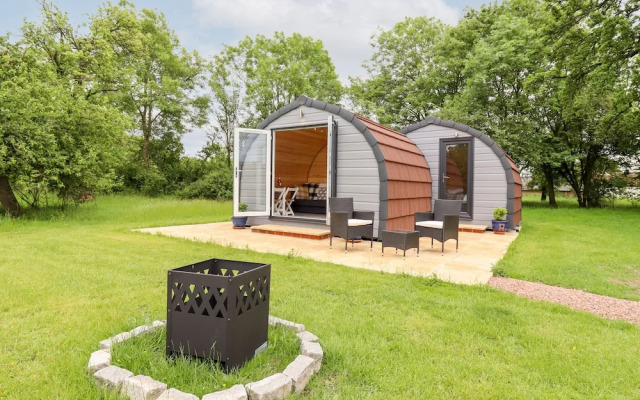 Meadow Lodge @ Berrys Place Farm