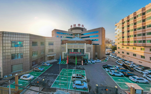 GreenTree Inn Express Hotel (Baoding Mancheng District Government Branch)