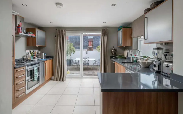 Modern flat near Battersea Park