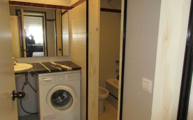 Blaumar B-18 Inmoestarit