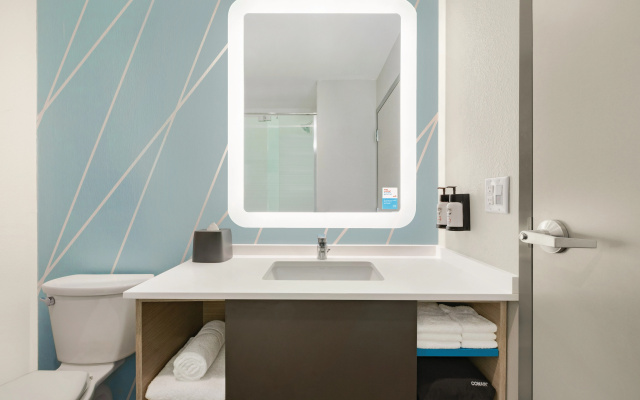avid hotel Plano North by IHG