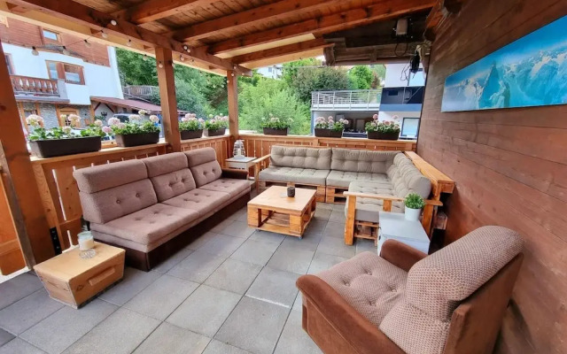 Spacious House In Fugen With Terrace