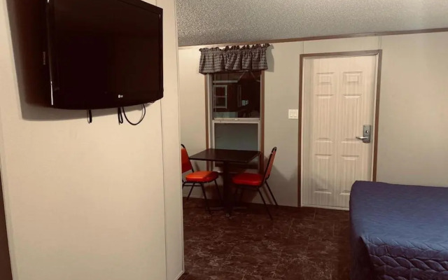 Monahans Country Inn